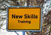 Czy w dni wolne od szkoły trzeba chodzić na praktyki 2023?