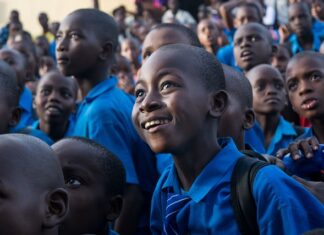 Jakie działania należy podejmować aby tworzyć prawidłowe warunki edukacyjne dla uczniów z niepełnosprawnością?